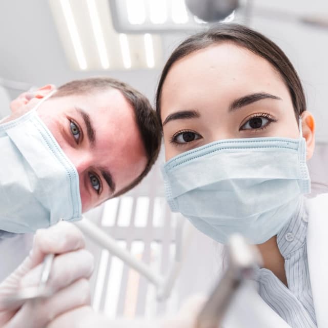 Hasta gülümsemesi - diş tedavisi sonrası